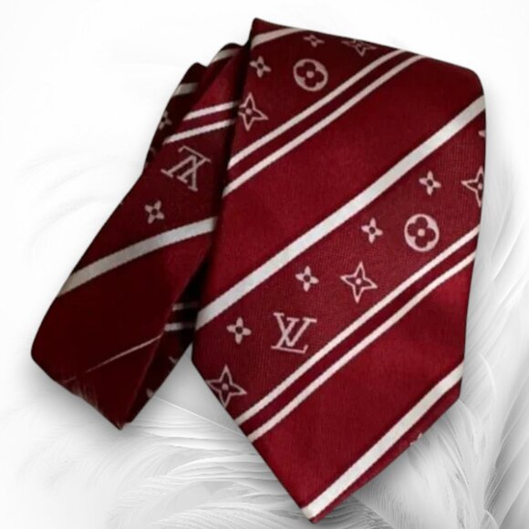 Red Silk Classic Tie For Men - Picture 3 of 3